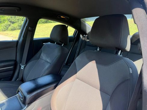 Used 2015 Dodge Charger SE RWD image 13