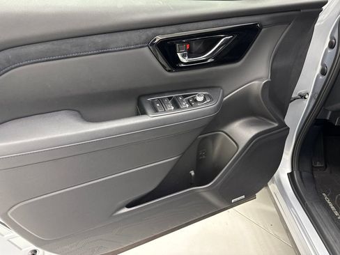 Certified 2025 Subaru Forester Limited image 11