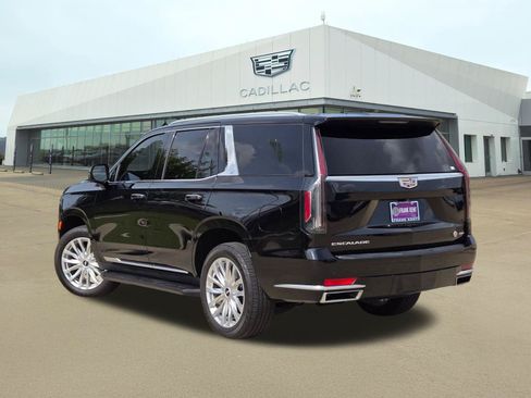 Used 2022 Cadillac Escalade Luxury AWD/4WD image 4