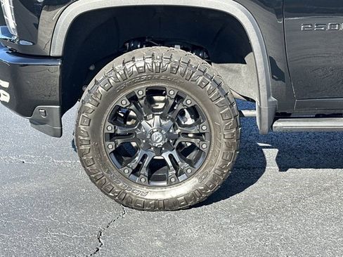 Certified 2022 Chevrolet Silverado 2500 LTZ w/ LTZ Plus Package image 9