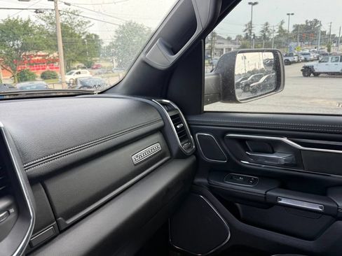 Used 2024 RAM 1500 Laramie AWD/4WD image 23