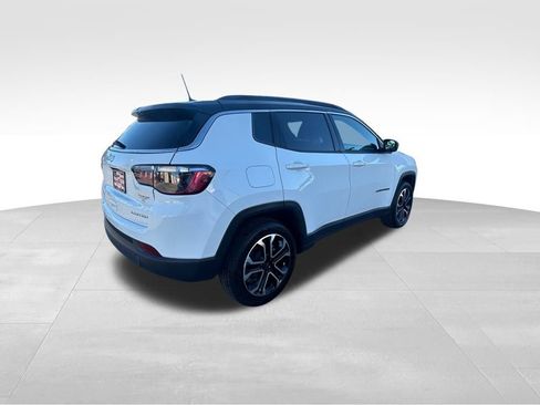 Used 2024 Jeep Compass Limited image 4