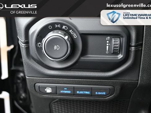 Used 2024 Jeep Wrangler Unlimited Sahara w/ Technology Group AWD/4WD image 11