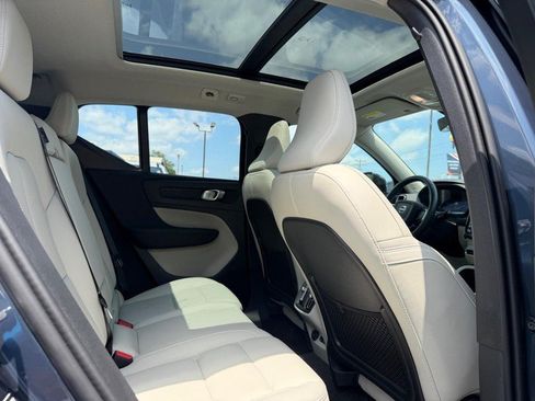 New 2026 Volvo XC40 B5 Ultra w/ Climate Package AWD/4WD image 4