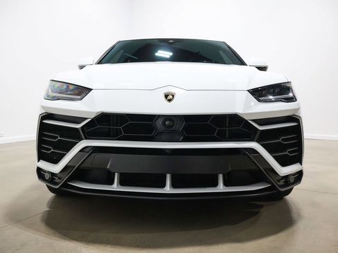 Used 2020 Lamborghini Urus image 16