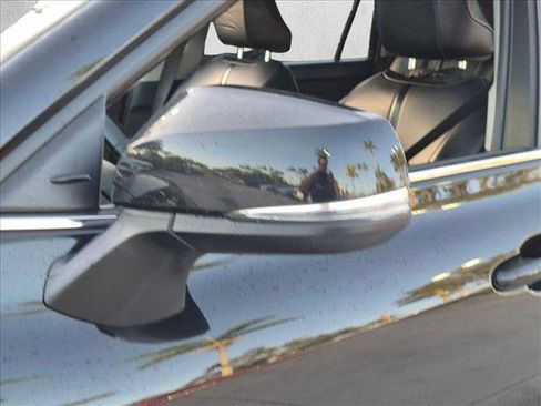 Used 2021 Toyota Highlander LE FWD image 10