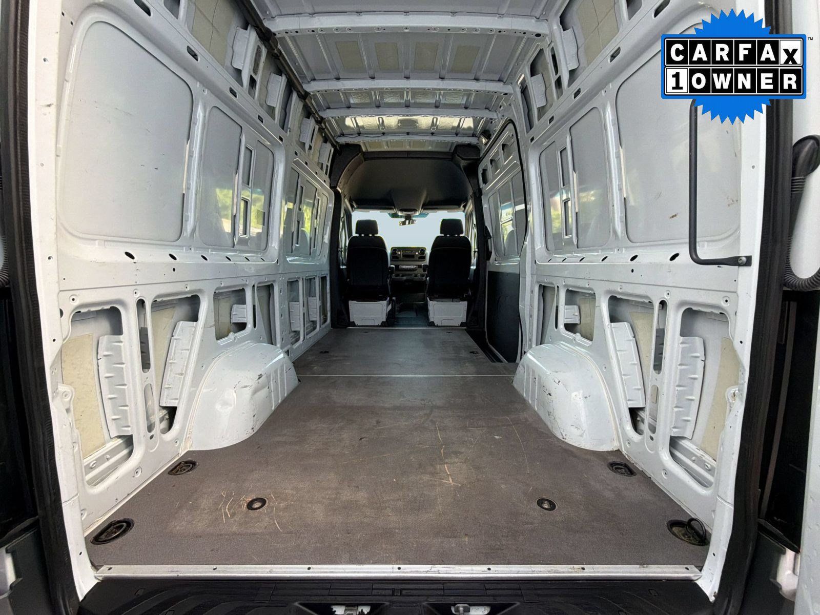 Used 2025 Mercedes-Benz Sprinter 2500 image 24