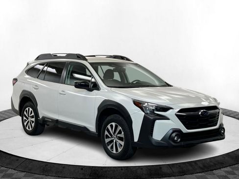 Used 2024 Subaru Outback Premium image 8