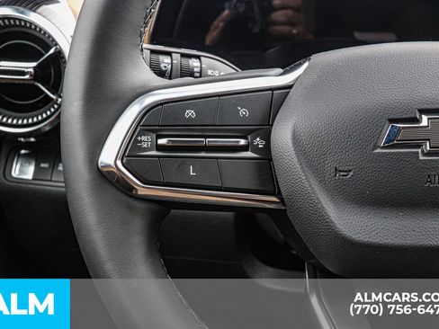 Used 2025 Chevrolet Equinox ACTIV w/ Safety and Technology Package AWD/4WD image 32