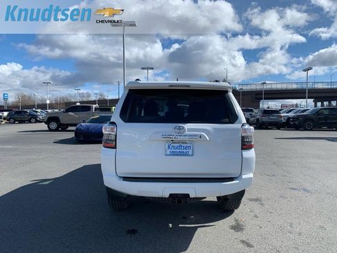 Used 2023 Toyota 4Runner SR5 Premium image 6