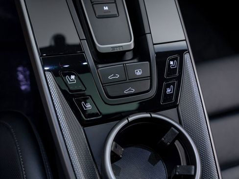 Certified 2024 Porsche 911 Carrera image 19