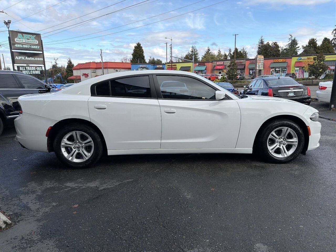 Used 2020 Dodge Charger SXT RWD image 8
