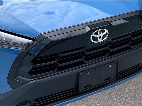 Certified 2026 Toyota Corolla Cross LE FWD image 35
