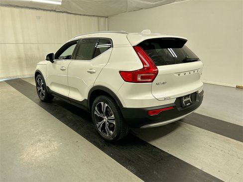 Used 2022 Volvo XC40 T5 Inscription w/ Advanced Package image 7