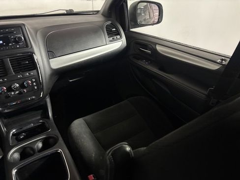 Used 2015 Dodge Grand Caravan SXT w/ Blacktop Package image 32