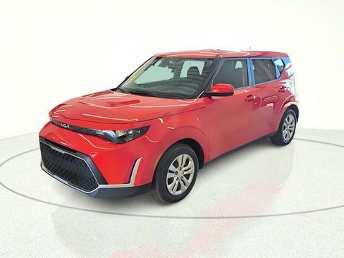 Certified 2024 Kia Soul LX FWD image 1