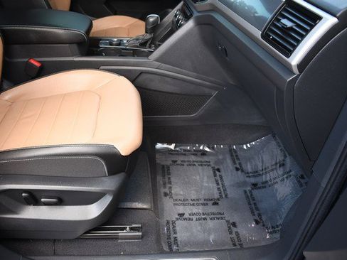 Used 2023 Volkswagen Atlas Cross Sport SEL Premium R-Line image 26