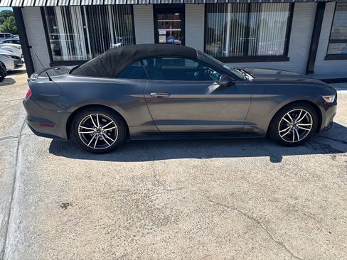 Used 2017 Ford Mustang Premium RWD image 8