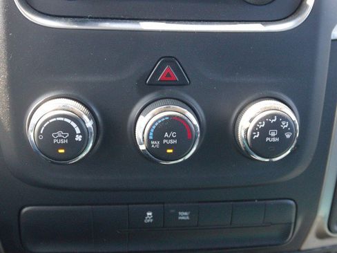 Used 2016 RAM 1500 Classic SLT w/ SLT Plus D←cor Group AWD/4WD image 23