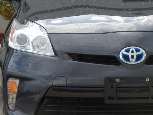 Used 2012 Toyota Prius Four image 11