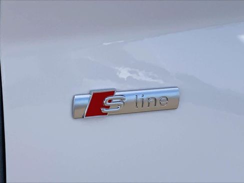 Used 2024 Audi Q5 2.0T Premium w/ Summer of Audi Package image 9