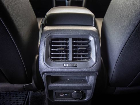 Used 2023 Volkswagen Tiguan SE R-Line FWD image 28