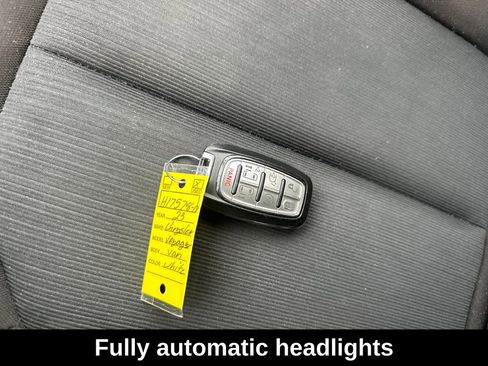 Used 2023 Chrysler Voyager LX FWD image 18