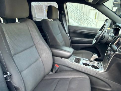 Used 2021 Jeep Grand Cherokee Laredo AWD/4WD image 30
