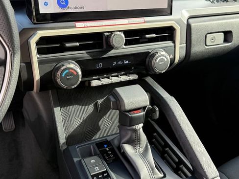 Used 2025 Toyota Tacoma TRD Off-Road image 24