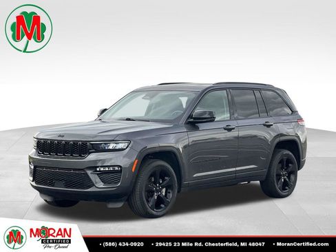 Used 2024 Jeep Grand Cherokee Limited w/ Black Appearance Package AWD/4WD image 1