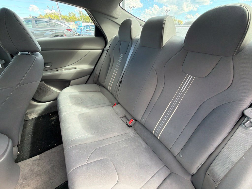 Used 2023 Hyundai Elantra SEL w/ Convenience Package FWD image 8