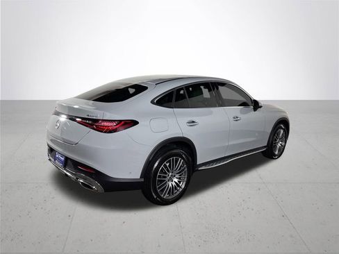 Used 2025 Mercedes-Benz GLC 300 4MATIC image 6