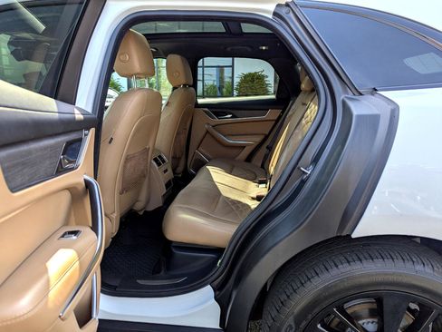 Used 2023 Jaguar F-PACE S image 39