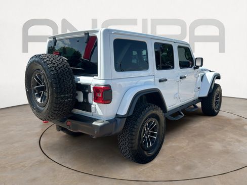 Used 2025 Jeep Wrangler Unlimited Rubicon AWD/4WD image 10