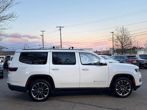 Used 2022 Jeep Wagoneer Series III w/ Premium Group I image 7