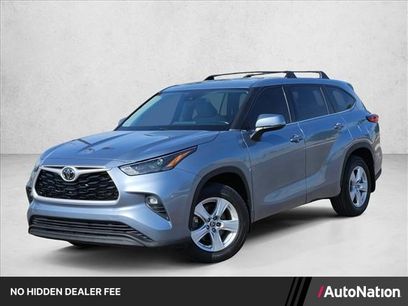 Used 2022 Toyota Highlander LE