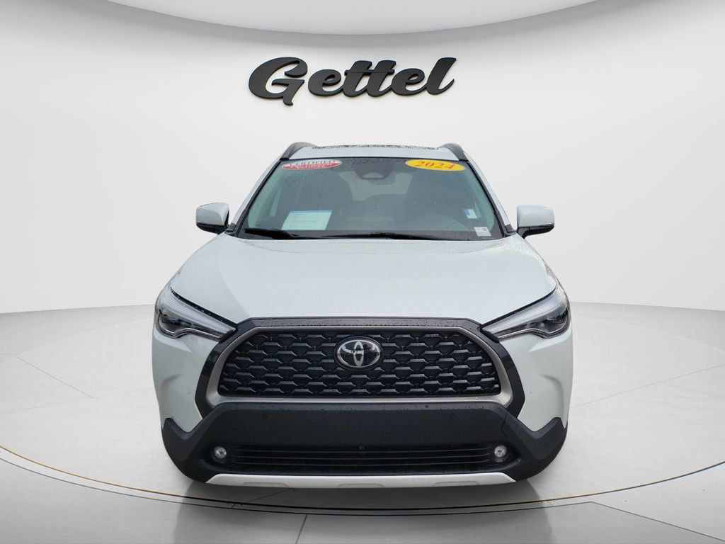 Used 2024 Toyota Corolla Cross XLE w/ Convenience Package AWD/4WD image 2