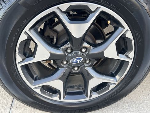 Used 2019 Subaru Crosstrek 2.0i Premium image 12