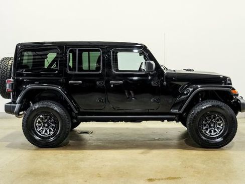Used 2022 Jeep Wrangler Unlimited Sahara AWD/4WD image 27