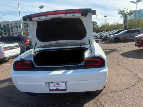 Used 2013 Dodge Challenger SXT image 5