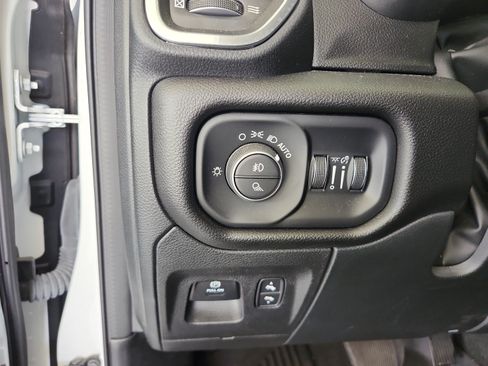 Used 2023 RAM 1500 Laramie AWD/4WD image 14