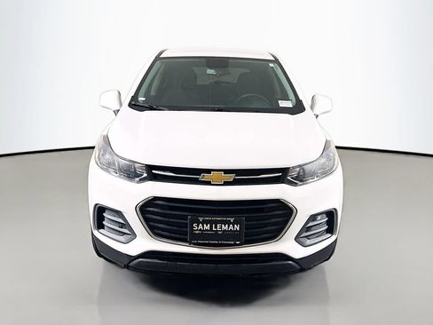 Used 2022 Chevrolet Trax LS w/ Tint and Cruise Package FWD image 2