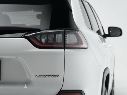 Used 2019 Jeep Cherokee Limited image 49