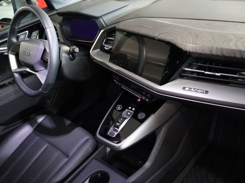 Used 2023 Audi Q4 e-tron Premium Plus w/ Premium Plus image 27