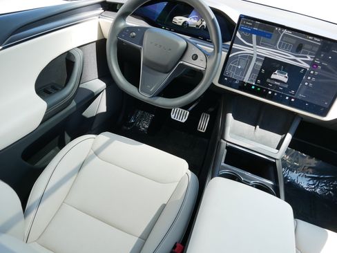 Used 2024 Tesla Model X Plaid AWD/4WD image 9