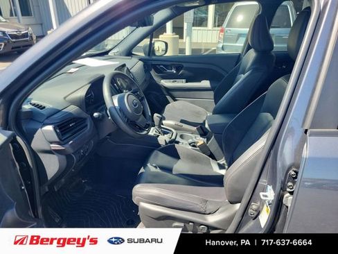 Used 2025 Subaru Forester Touring w/ Popular Package - Touring AWD/4WD image 8