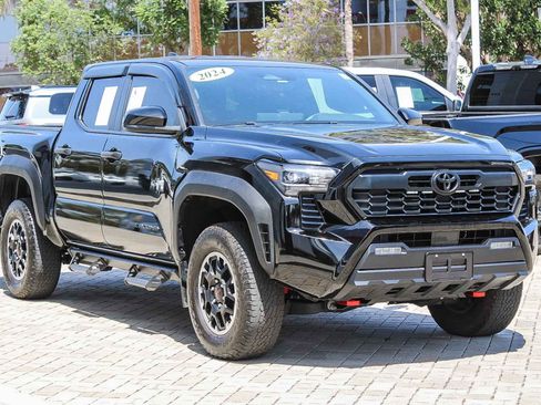 Certified 2024 Toyota Tacoma TRD Off-Road AWD/4WD image 3
