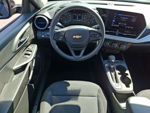 New 2026 Chevrolet Trax LS w/ LS Convenience Package FWD image 8