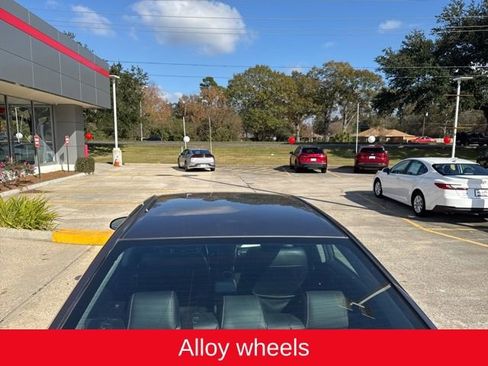 Used 2017 Toyota Camry SE image 9