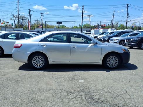 Used 2009 Toyota Camry LE FWD image 7